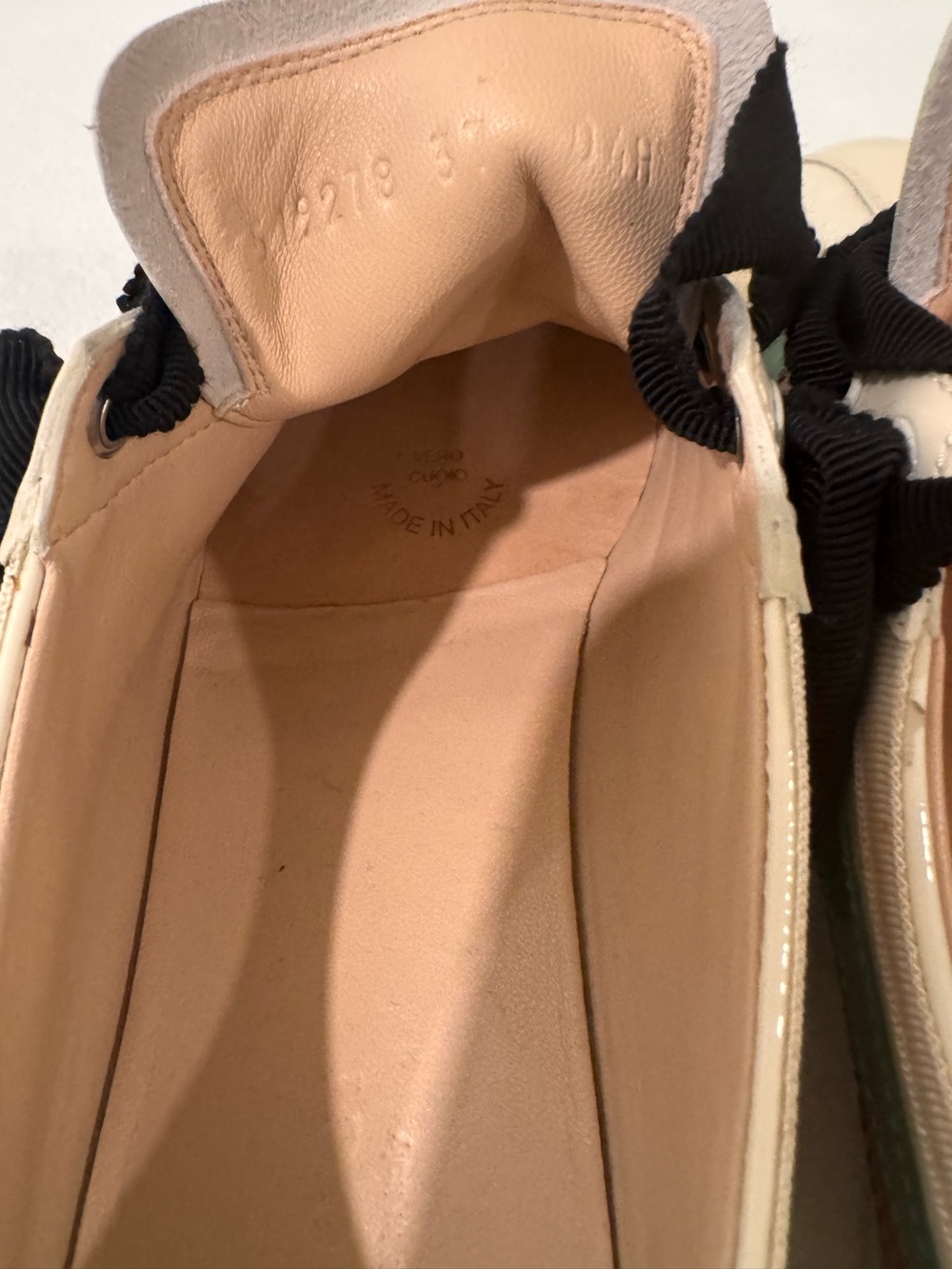 Gucci Women's Sneakers with Green and Red Accents - Picture 9 of 10